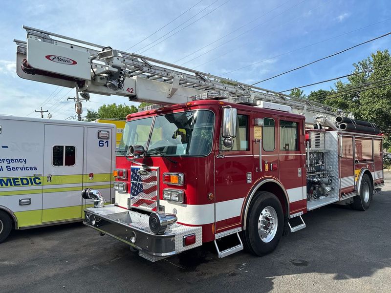 2009 Saber Pierce Skyboom - fire truck for sale 002