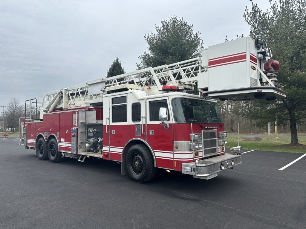 2001 Pierce 85’ Platform