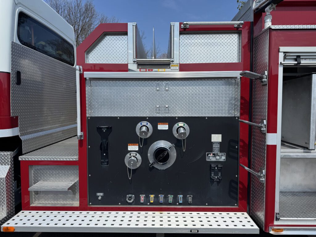 2012 Freightliner Ferrara 4×4