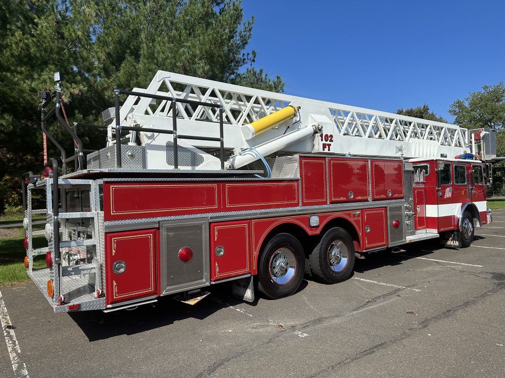 1989 Grummann 102’ Platform