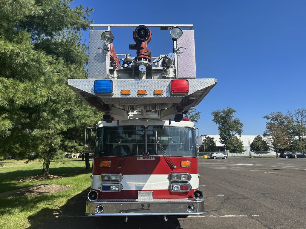 1989 Grummann 102’ Platform