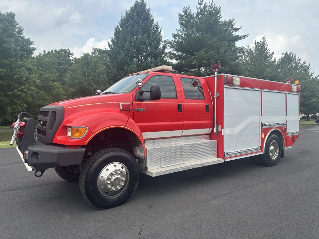 Fire Truck For Sale - 2006 Ford F-750 Dry Chemical & Foam Truck - F025