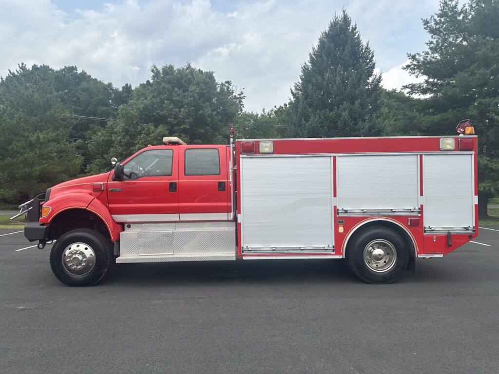 2006 Ford F-750 4×4 Dry Chemical & Foam Truck