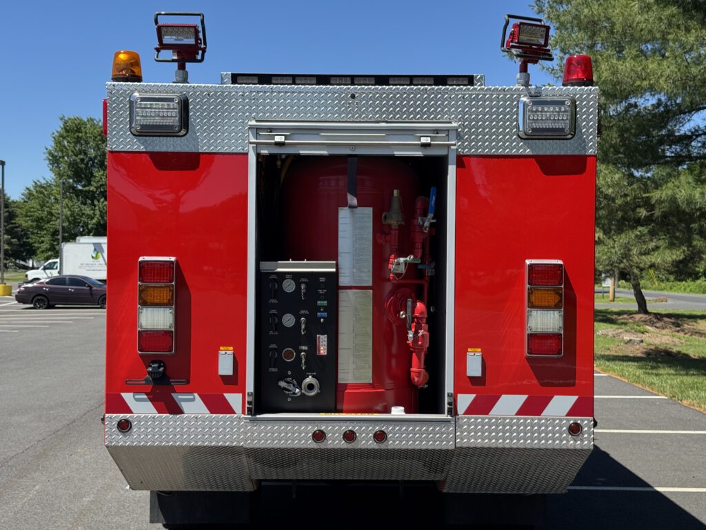 2006 Ford F-750 4×4 Dry Chemical & Foam Truck