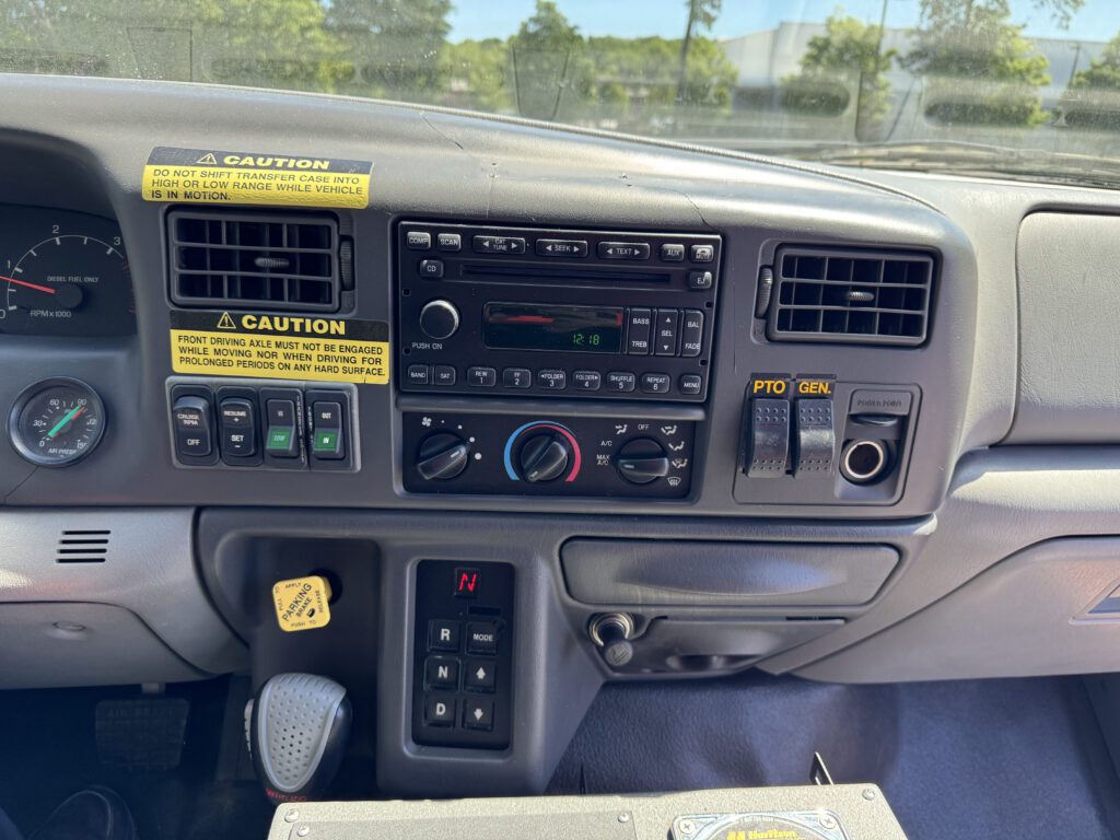 2006 Ford F-750 4×4 Dry Chemical & Foam Truck