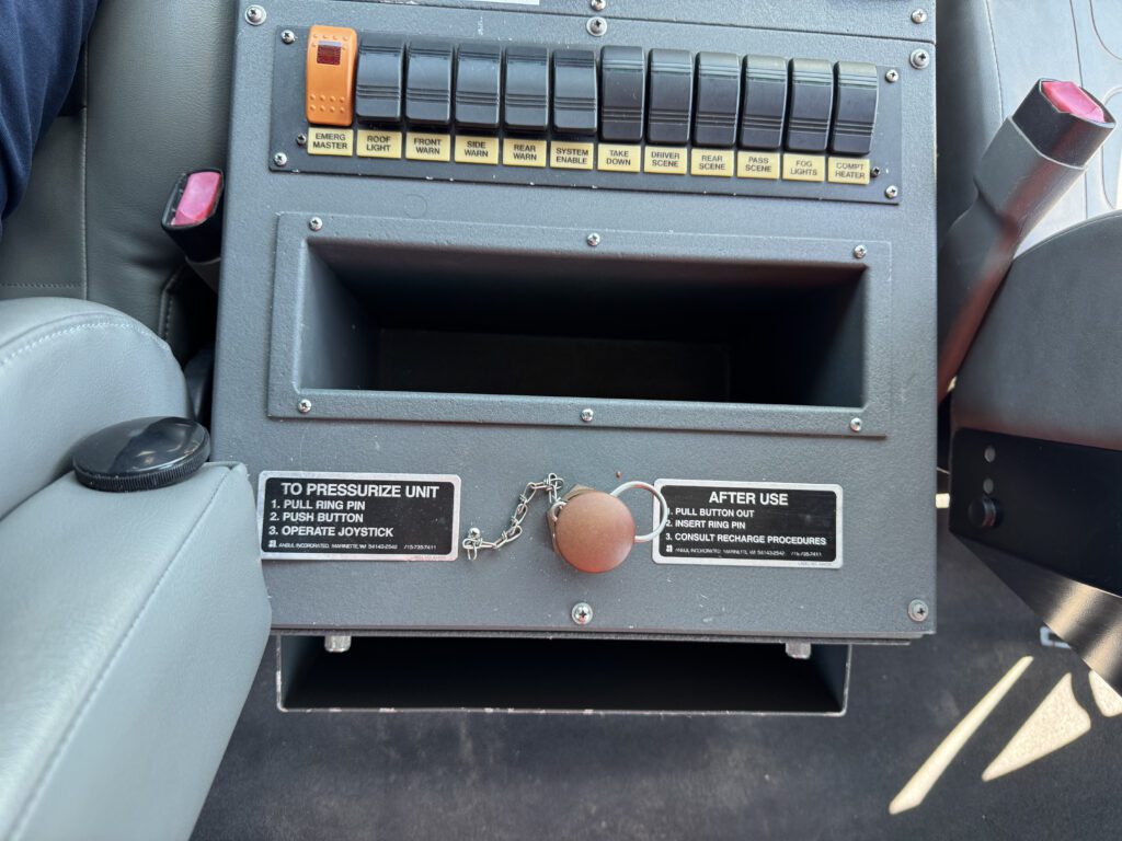 2006 Ford F-750 4×4 Dry Chemical & Foam Truck
