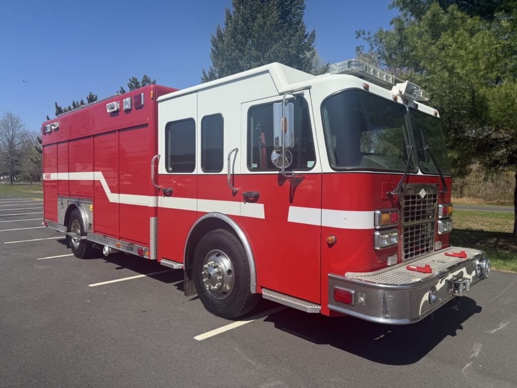 F037 - 2008 Spartan Hackney Rescue Truck