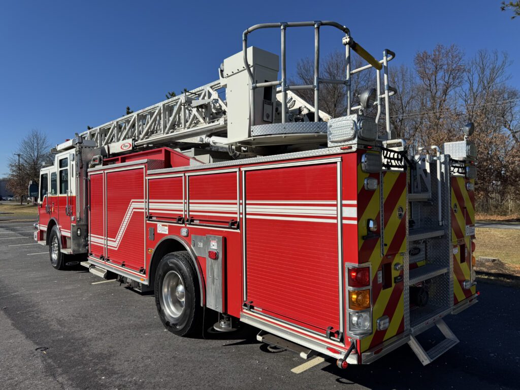 2011 Pierce Velocity Aerial (75’)