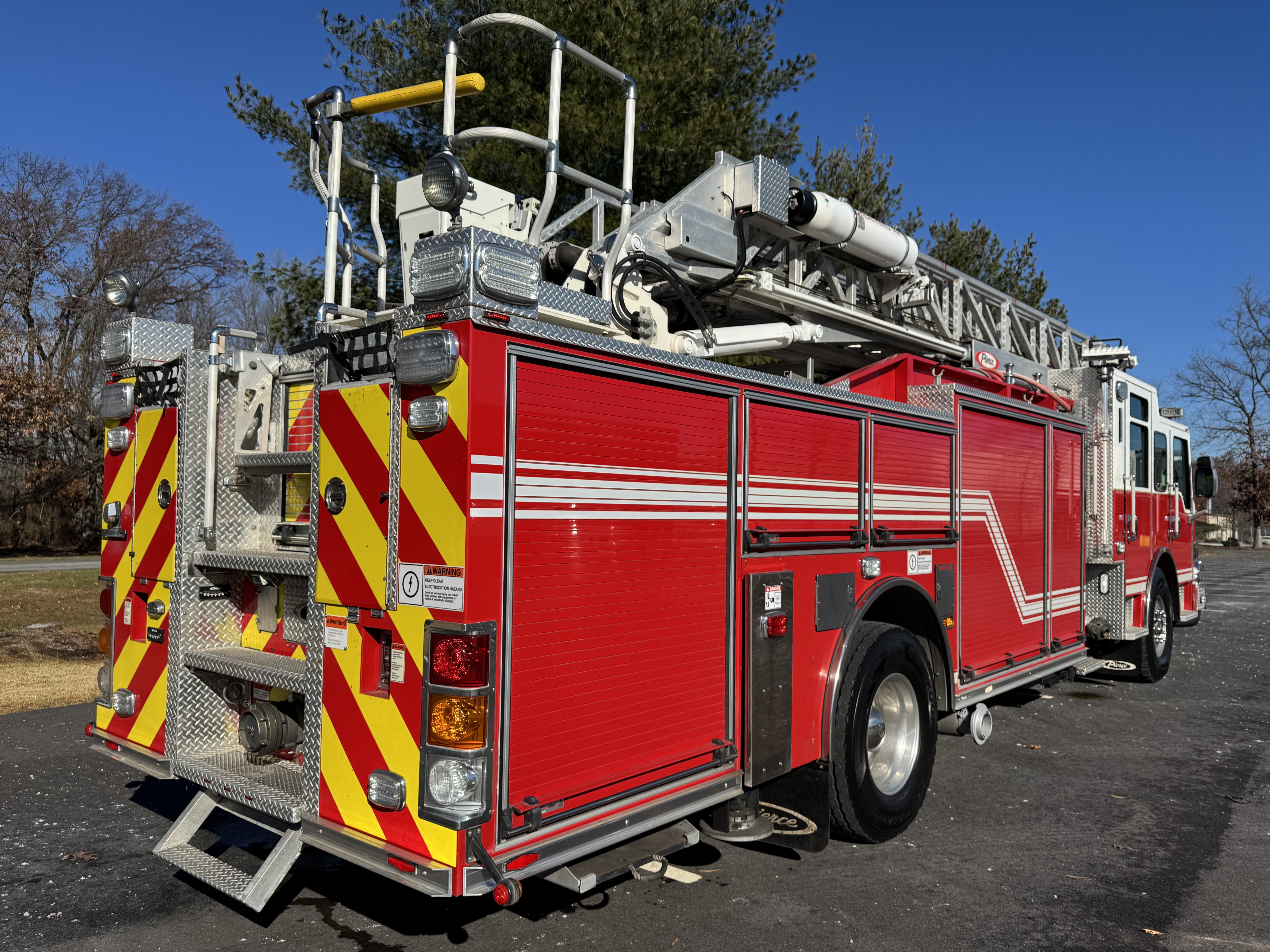 2011 Pierce Velocity Aerial (75’)