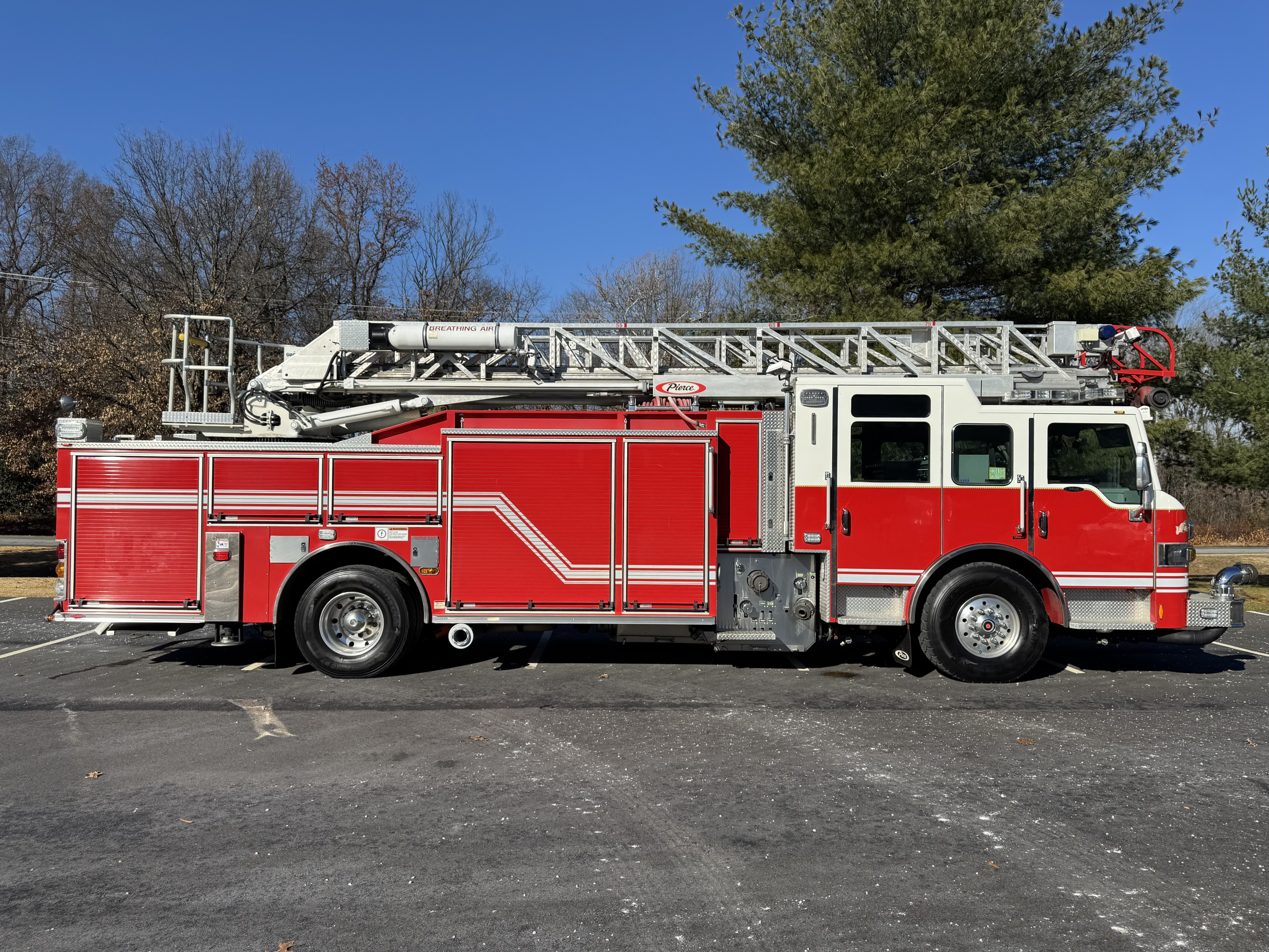 2011 Pierce Velocity Aerial (75’)