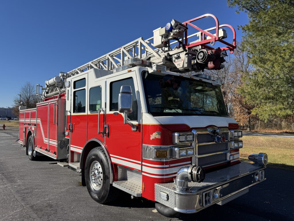 2011 Pierce Velocity Aerial (75’)