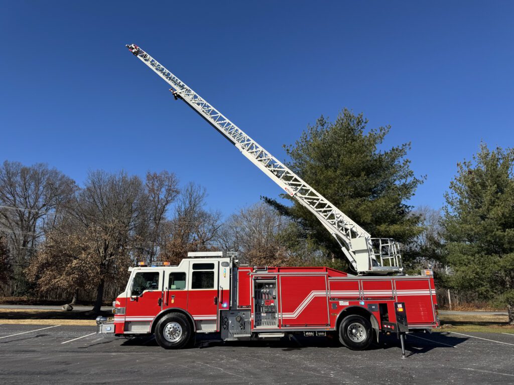 2011 Pierce Velocity Aerial (75’)