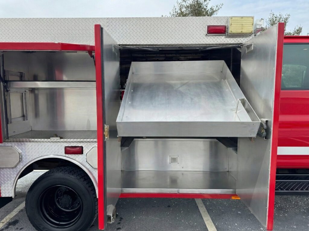 2006 Chevrolet C5500 4×4 Wet Rescue