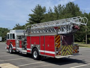 2007 Sutphen 75′ Aerial Ladder