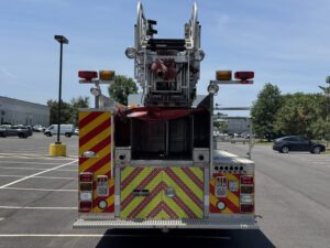 2007 Sutphen 75′ Aerial Ladder
