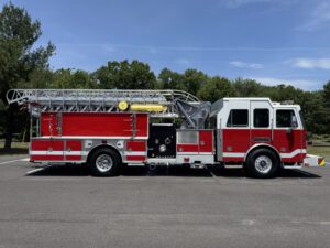 2007 Sutphen 75′ Aerial Ladder