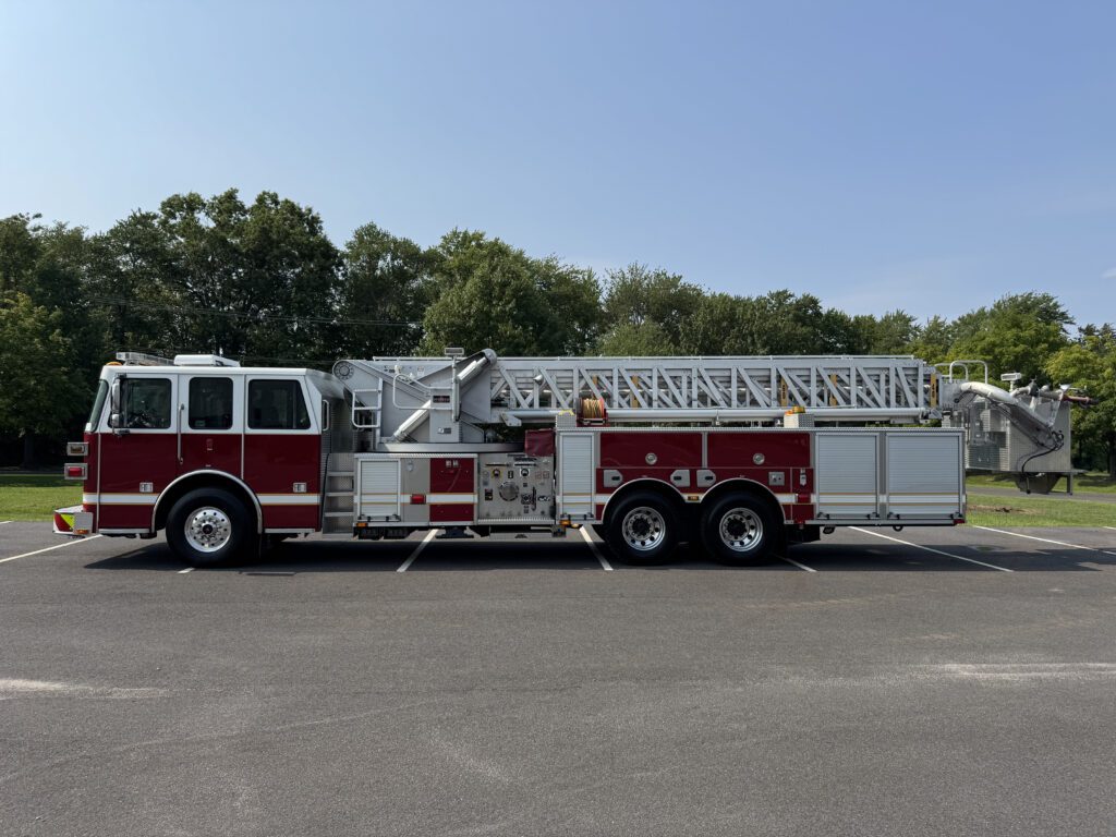 2013 Sutphen SP-90 85′ Aerial Platform