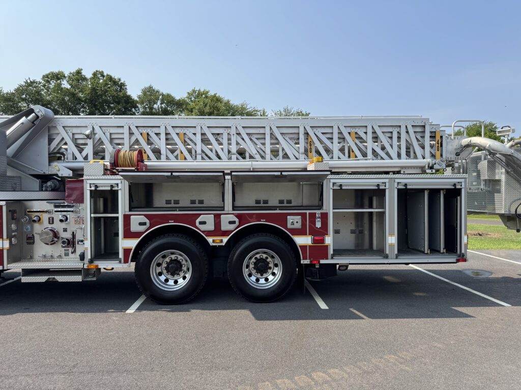 2013 Sutphen SP-90 85′ Aerial Platform
