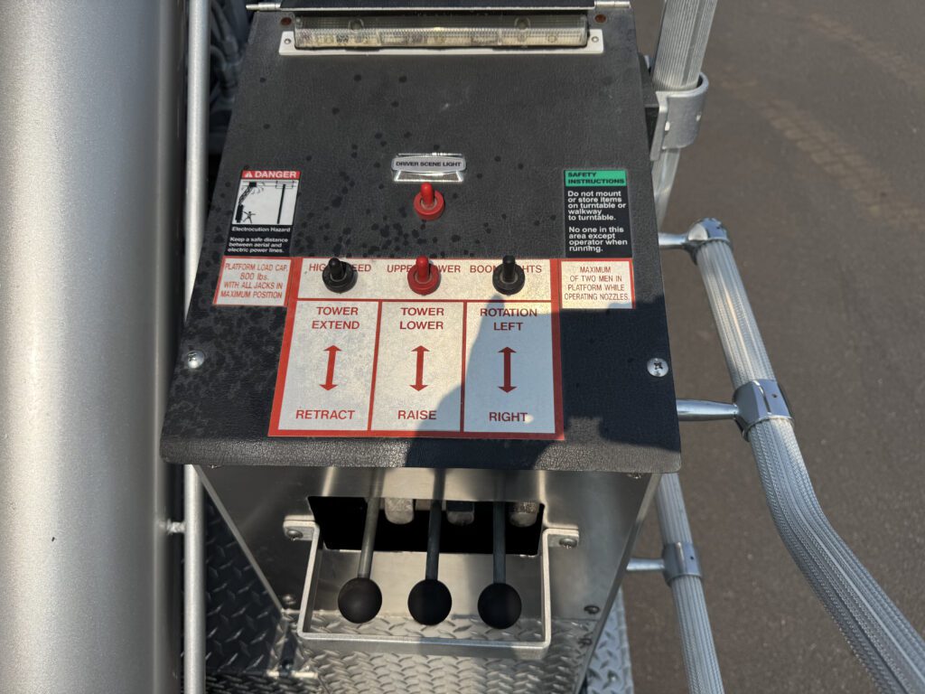 2013 Sutphen SP-90 85′ Aerial Platform