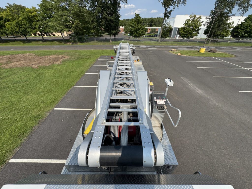 2013 Sutphen SP-90 85′ Aerial Platform