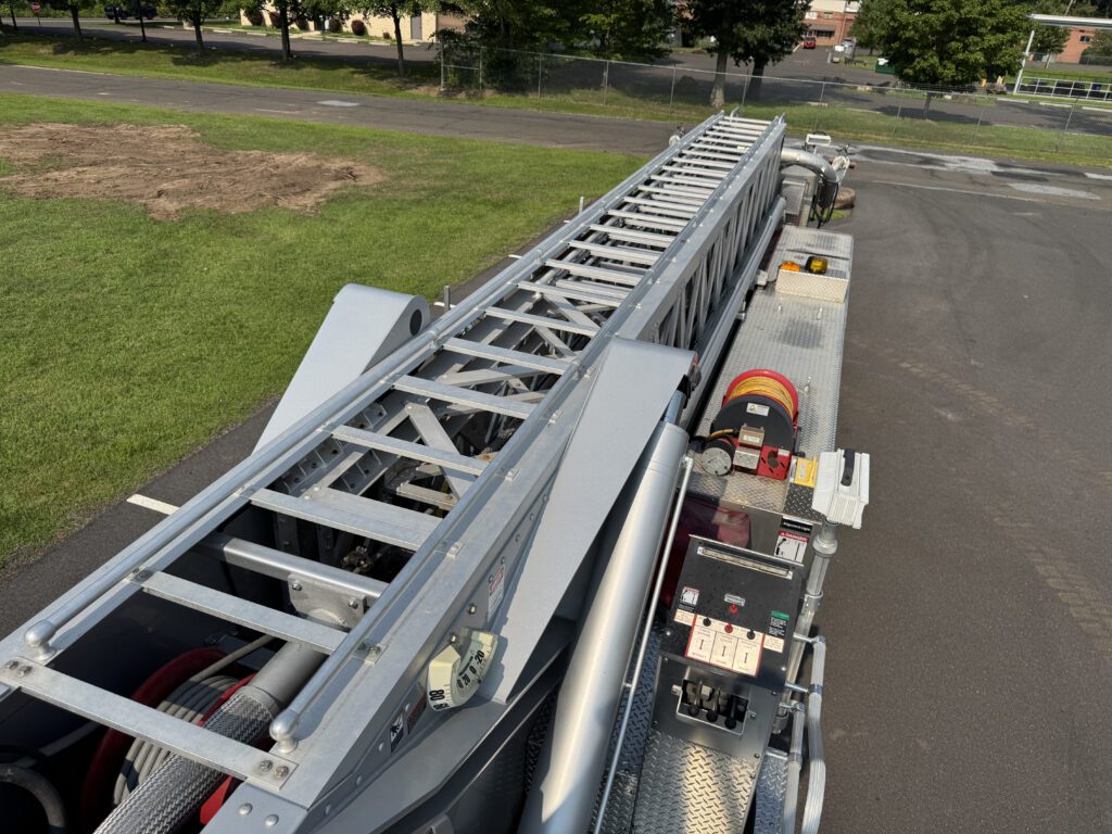 2013 Sutphen SP-90 85′ Aerial Platform