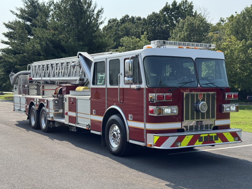 2013 Sutphen SP-90 85′ Aerial Platform
