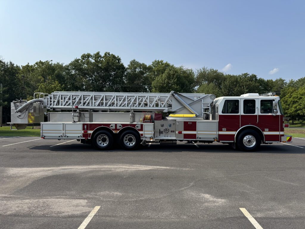 2013 Sutphen SP-90 85′ Aerial Platform