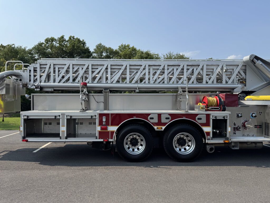 2013 Sutphen SP-90 85′ Aerial Platform