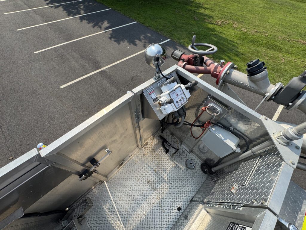 2013 Sutphen SP-90 85′ Aerial Platform