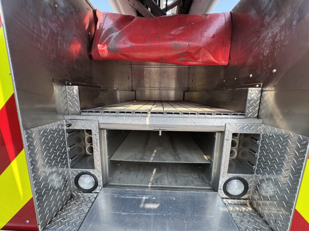 2013 Sutphen SP-90 85′ Aerial Platform