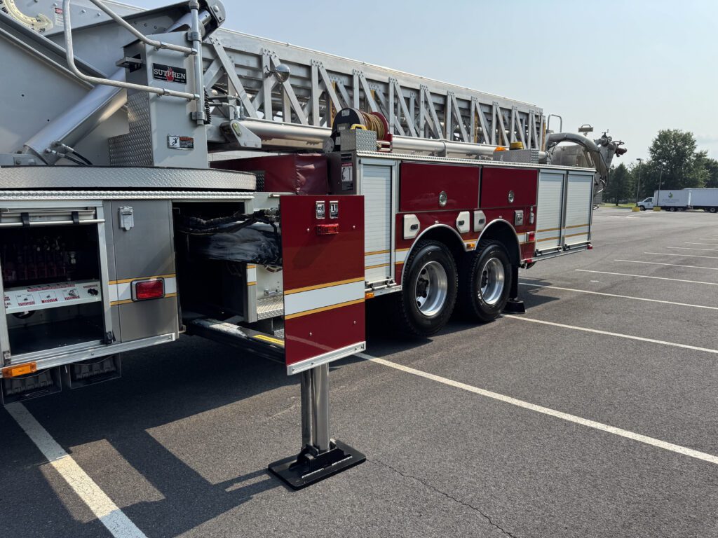 2013 Sutphen SP-90 85′ Aerial Platform