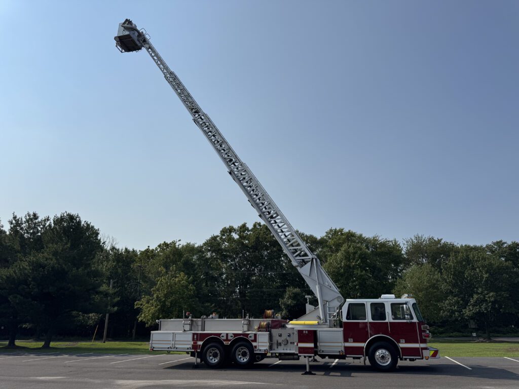2013 Sutphen SP-90 85′ Aerial Platform